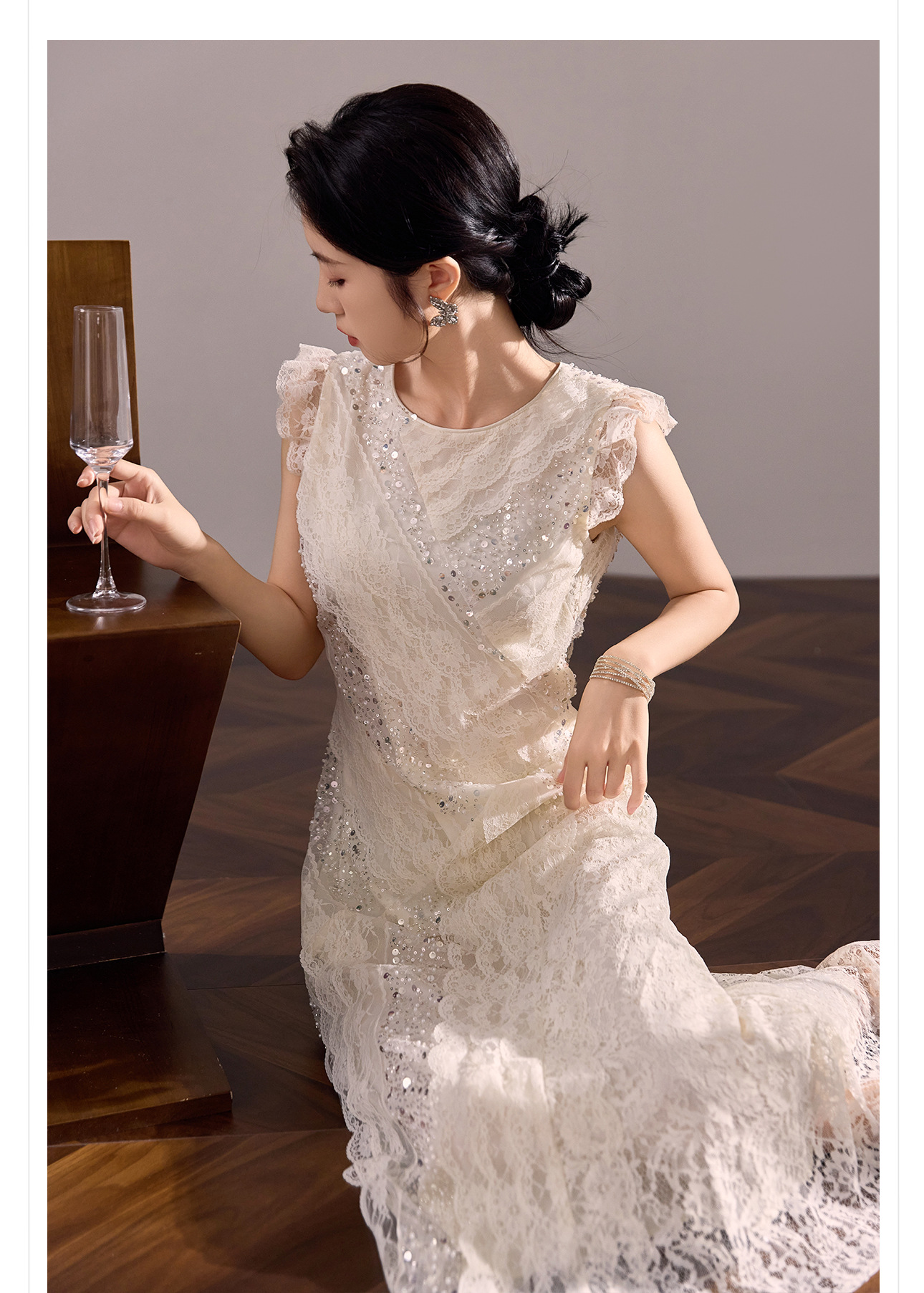 Đầm maxi nữ thắt eo ren đính ngọc trai tay phồng phong cách Trung Hoa hiện đại — màu trắng ngà chi tiết 10