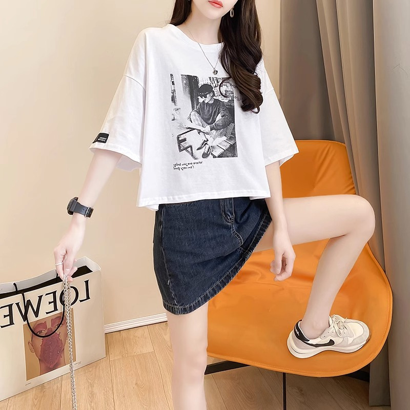 2026 Summer Stylish Korean-Style Short-Sleeve T-Shirt with a Unique Design