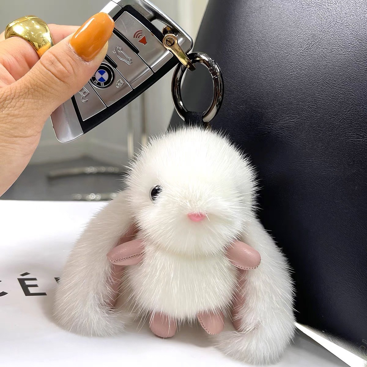 [Colección de animales de peluche] llavero de automóvil de peluche pequeño conejo colgante bolso de muñeca de peluche colgante