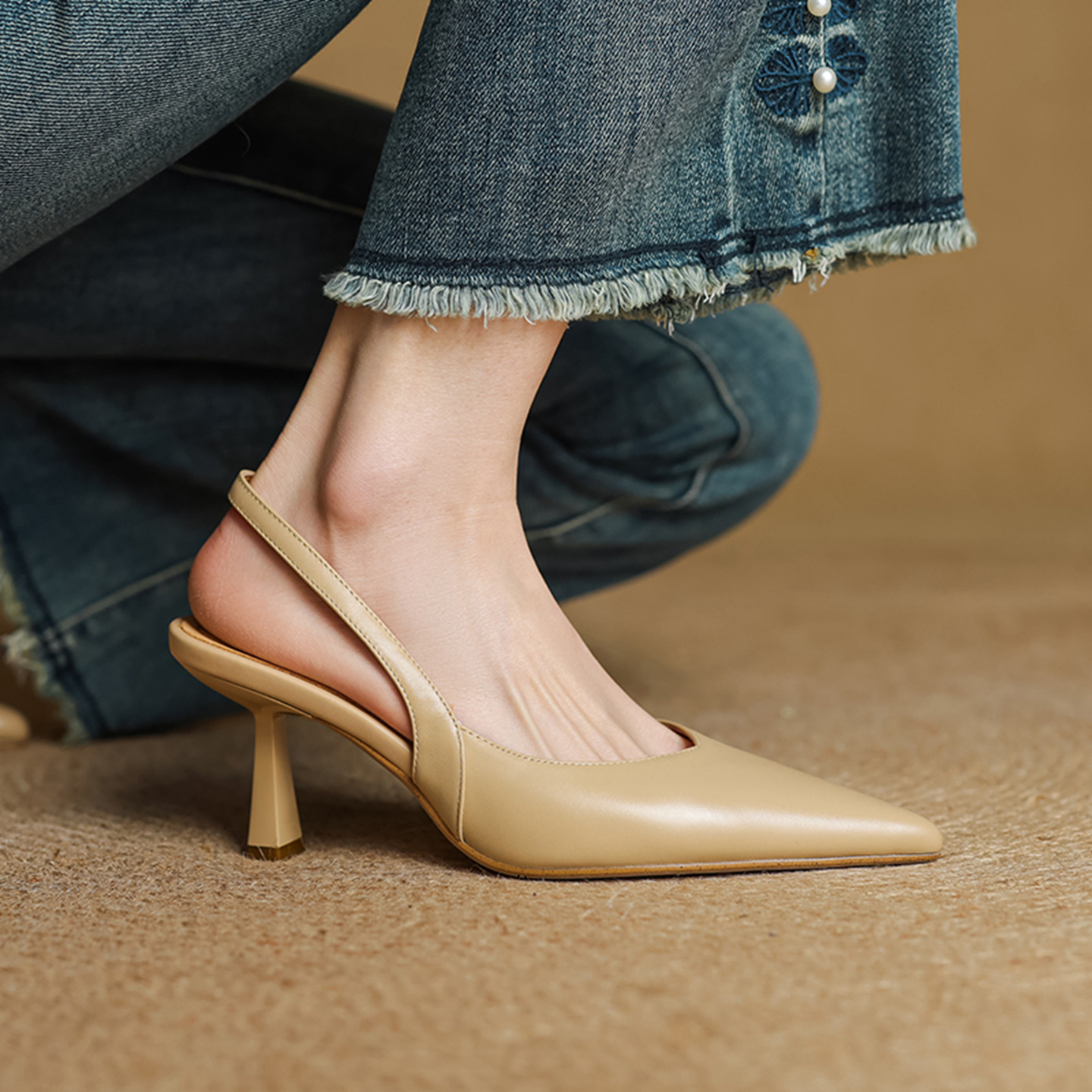 Sandal cao gót nữ mũi nhọn quai khóa, gót 9 cm phong cách Hàn Quốc — Rượu vang đỏ