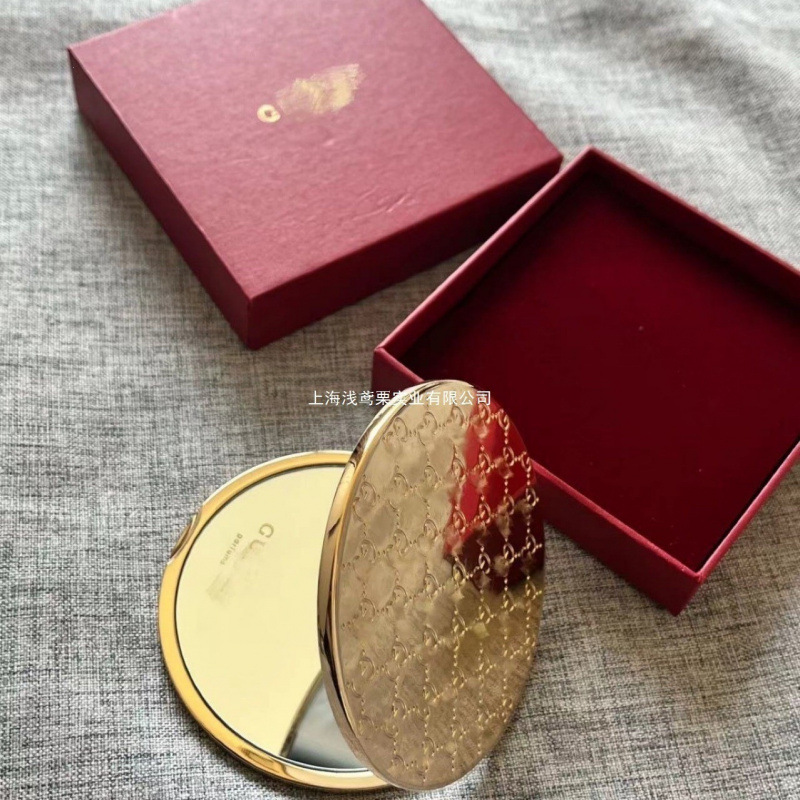 İkitərəfli qatlanan kosmetik güzgü, metal korpus, qızıl hədiyyə qutusu