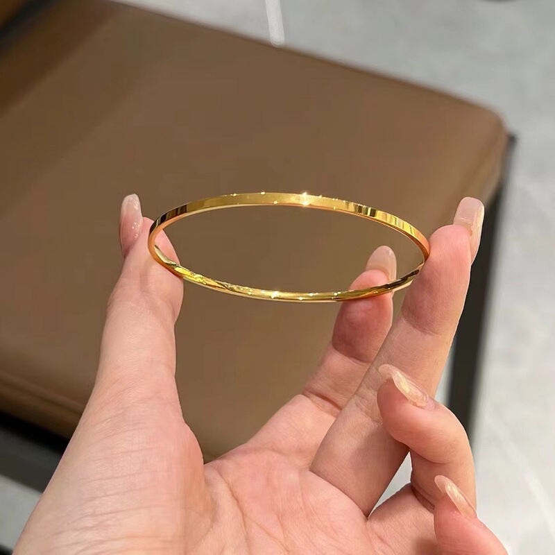 Extremely fine plain ring smooth gold bracelet women's red book hot push niche design light luxury ladies bracelet temperament jewelry Extremely fine plain ring smooth gold bracelet women's red book hot push niche design light luxury ladies bracelet temperament jewelry