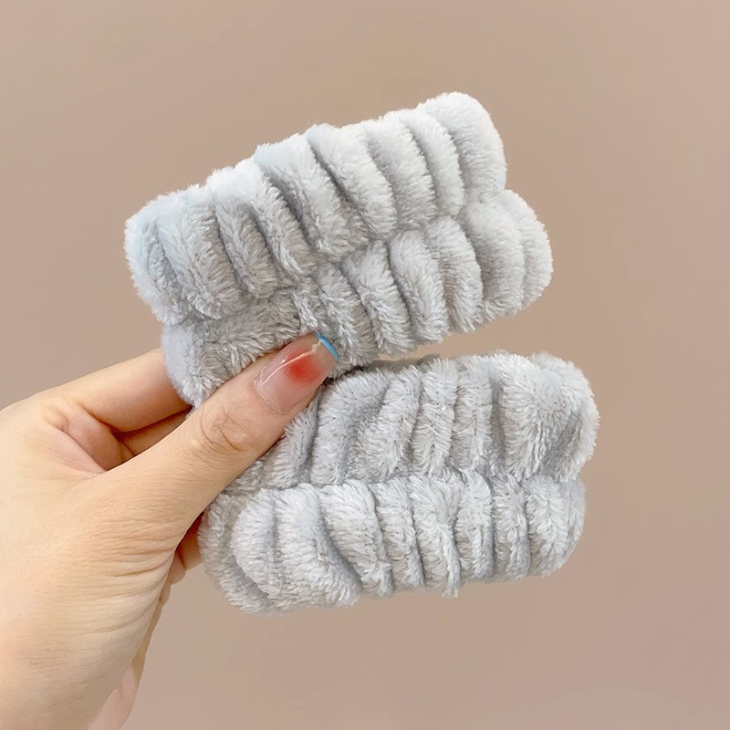 Otoño e invierno cara lavado muñeca correa brazalete a prueba de humedad sudor-absorbente sudor-limpieza lavado a prueba de salpicaduras artefacto de agua lindo protector de muñeca de felpa para las mujeres
