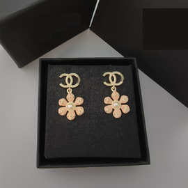 高板对标香风耳环时尚花朵滴油小香双C字母耳环黄铜材质耳饰