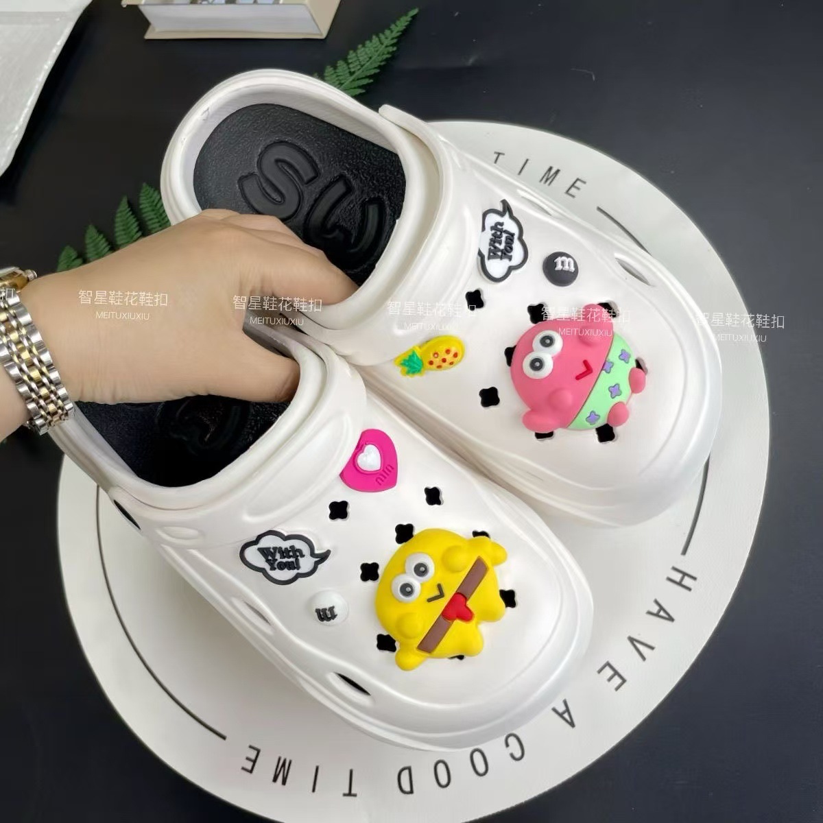 스폰지밥 네모바지의 Q 버전입니다.