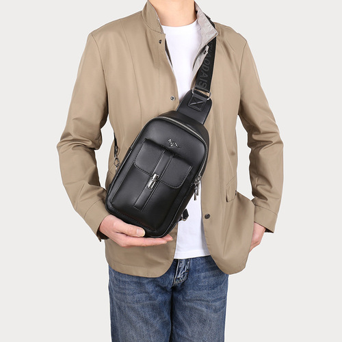 Retro Chest Bag Men's Casual Men's Shoulder Bag Crossbody Bag Large Capacity Commuting Portable Men's Bag Simple Lightweight Men's Bag