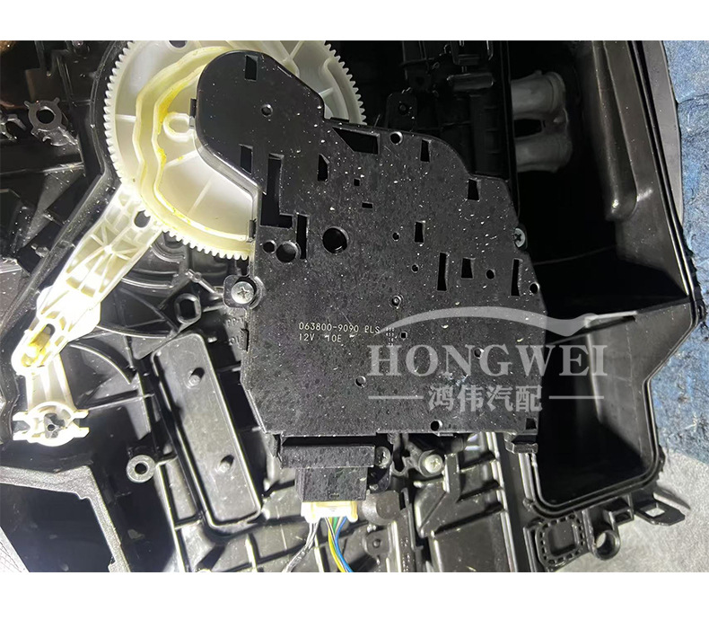Suitable for 22 years Toyota LingFang HARRIER XU80 air conditioning wind direction cooling and heating internal and external circulation servo motor