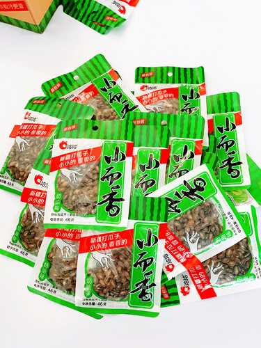 Qiaqia Small and Fragrant Watermelon Seeds 46g, 40-pack box, creamy salty flavor, Xinjiang Da Gua Zi (pumpkin seeds), small packaging
