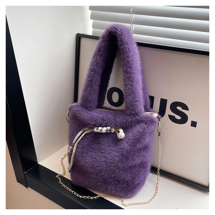 New plush with fashionable niche design, simple shoulder bag, Korean style artistic and casual versatile crossbody bag_voghion.com