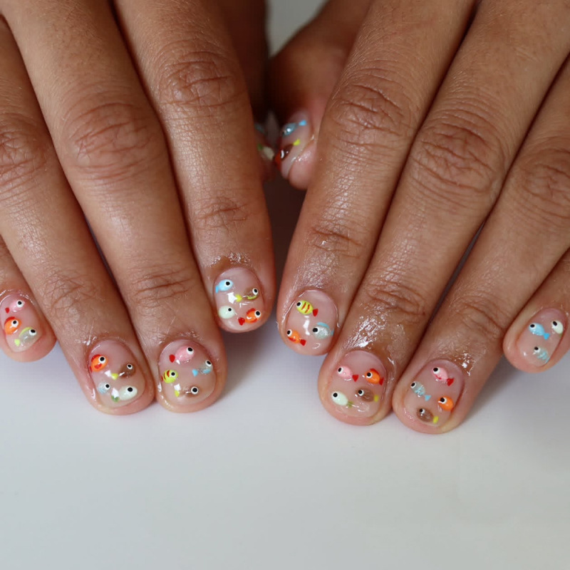 3D three-dimensional colorful fish transparent wearable nails, mini hand-painted fish short square nail tips, refreshing and vibrant fake nails