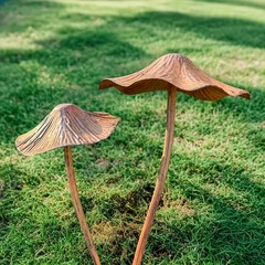 きのこの鉄の芸の置物の庭のアイデアの屋外の装飾のきのこの園芸のアイデアの飾り物
