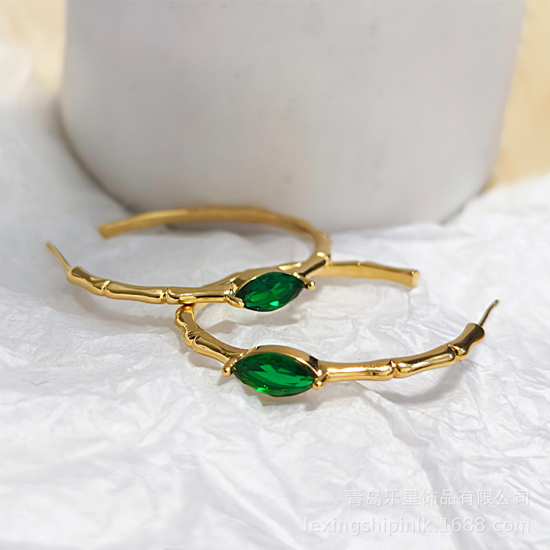 Retro geometric green design earrings with zircon