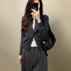 灰色系扣针织开衫女25年秋韩系复古小个子设计感气质减龄毛衣外套