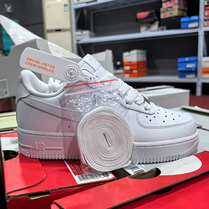 Zapatos Putian Chunyuan Fuerza Aérea No. 1 zapatos blancos primavera y verano nuevos zapatos aumentados cojín de aire zapatos de hombre zapatos de mujer fábrica al por mayor