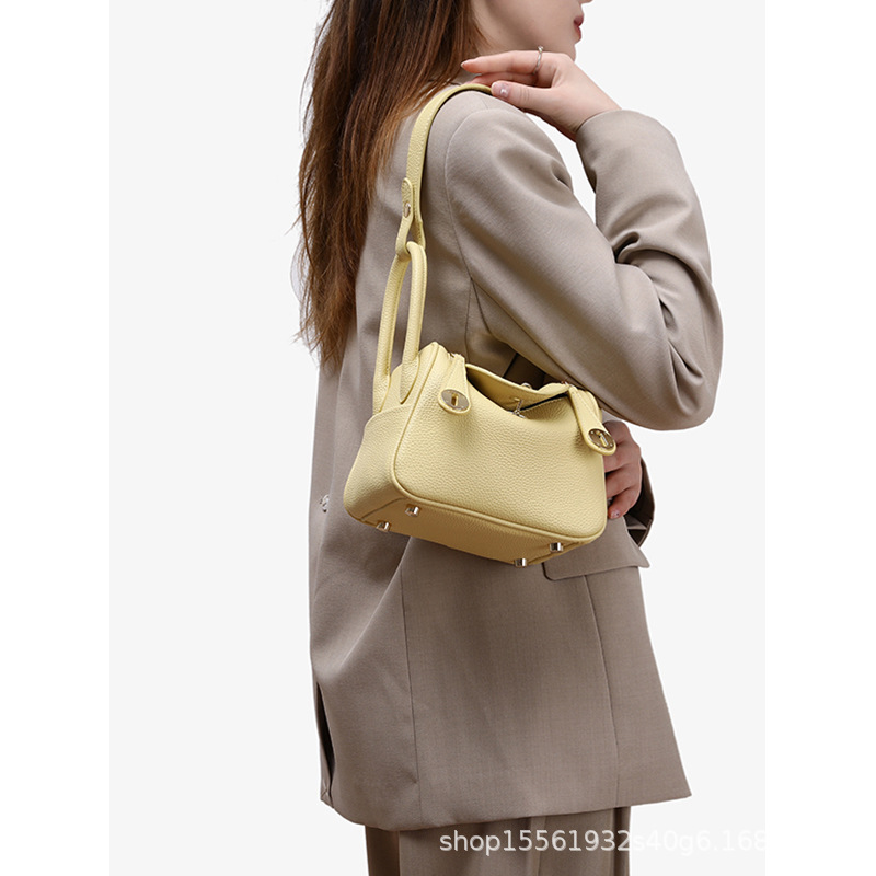 2026 New Pillow Doctor Bag Handbag Crossbody Large Capacity Shoulder Bag Luxury Women's Commuter Versatile Bag - Thumbnail 3