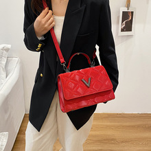 ���ƴ����Ů���r�аٴ�б����߼��Іμ����������ͳ���С����