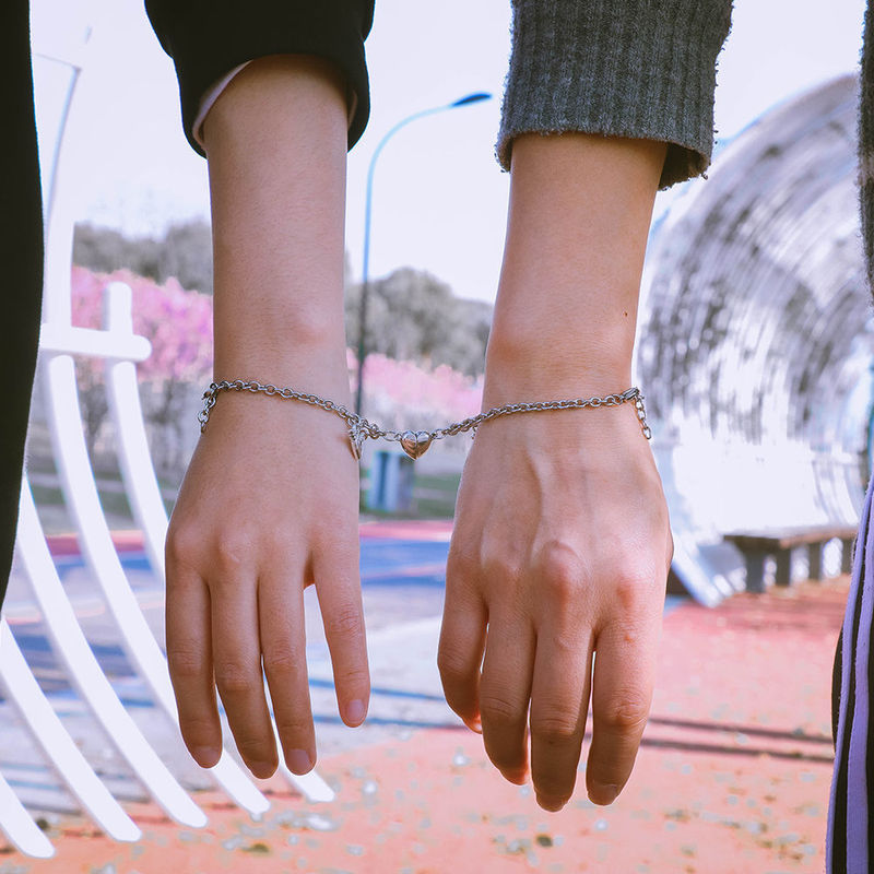 Heart-Shaped Magnetic Titanium Steel Couple Bracelet 2021 New Model Trendy Niche Personality Jewelry Heart-Shaped Magnetic Titanium Steel Couple Bracelet 2021 New Model Trendy Niche Personality Jewelry