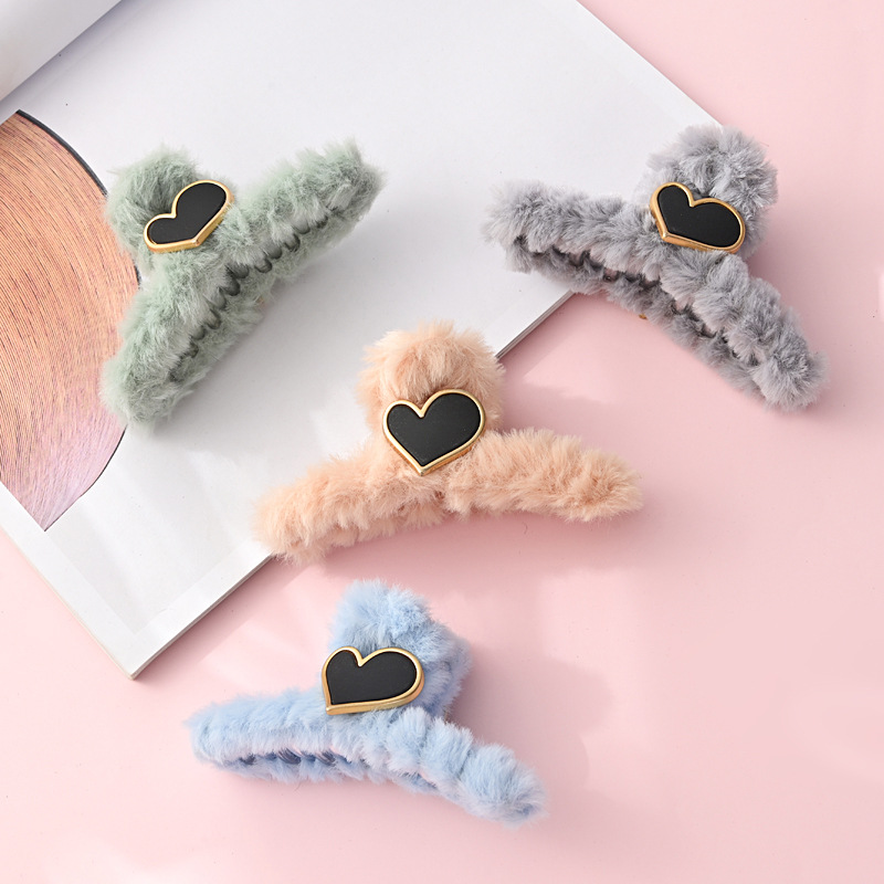 秋冬のぬいぐるみはサメを挟んで毛の絨毛を挟みます。