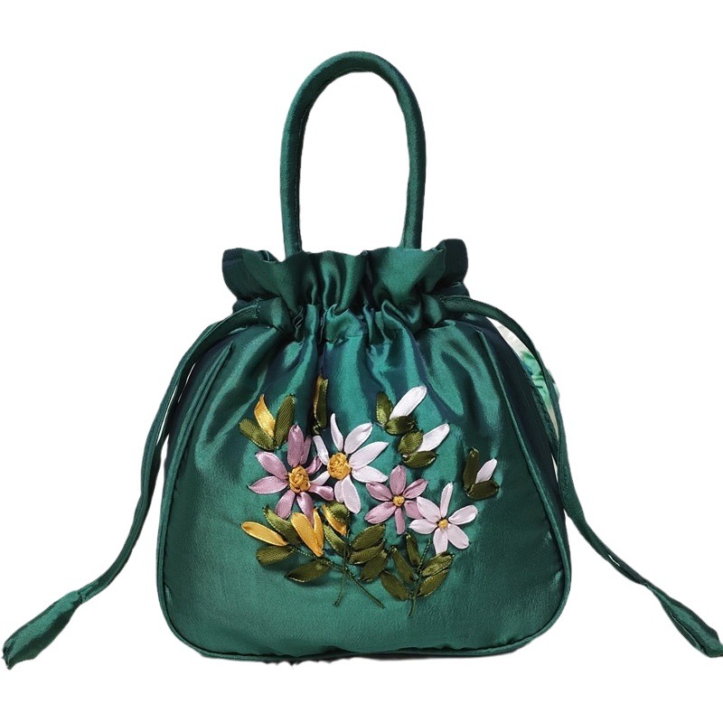 Handbag handmade embroidered small bag ancient ethnic style middle-aged and elderly shopping change mobile phone women's bag mother clutch