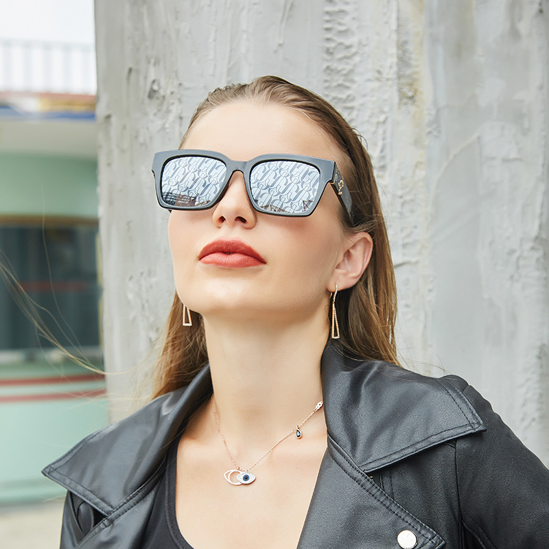 Großhandel Große Quadratische Transparente Rahmen Sonnenbrille Nihaojewelry display picture 14