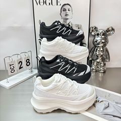 2025夏の新型のお父さんの靴の女性は超軽量で登山します。