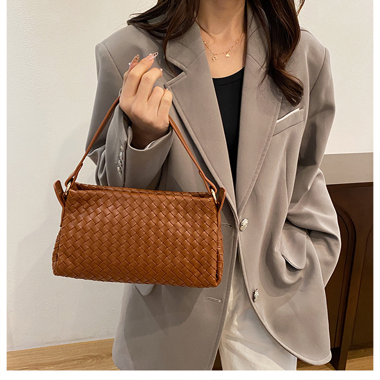311g Weight Polyester Lining Material Weave Fashion Element Zipper Closure Type Single Shoulder Strap Strap Type Shoulder Bag Bags Type Casual, Daily, Shopping Occasion Pu Leather Material Solid Color Pattern All Seasons Season Women's Gender Basic Style Square Shape Women's Pu Leather Solid Color Basic Weave Square Zipper Shoulder Bag 7