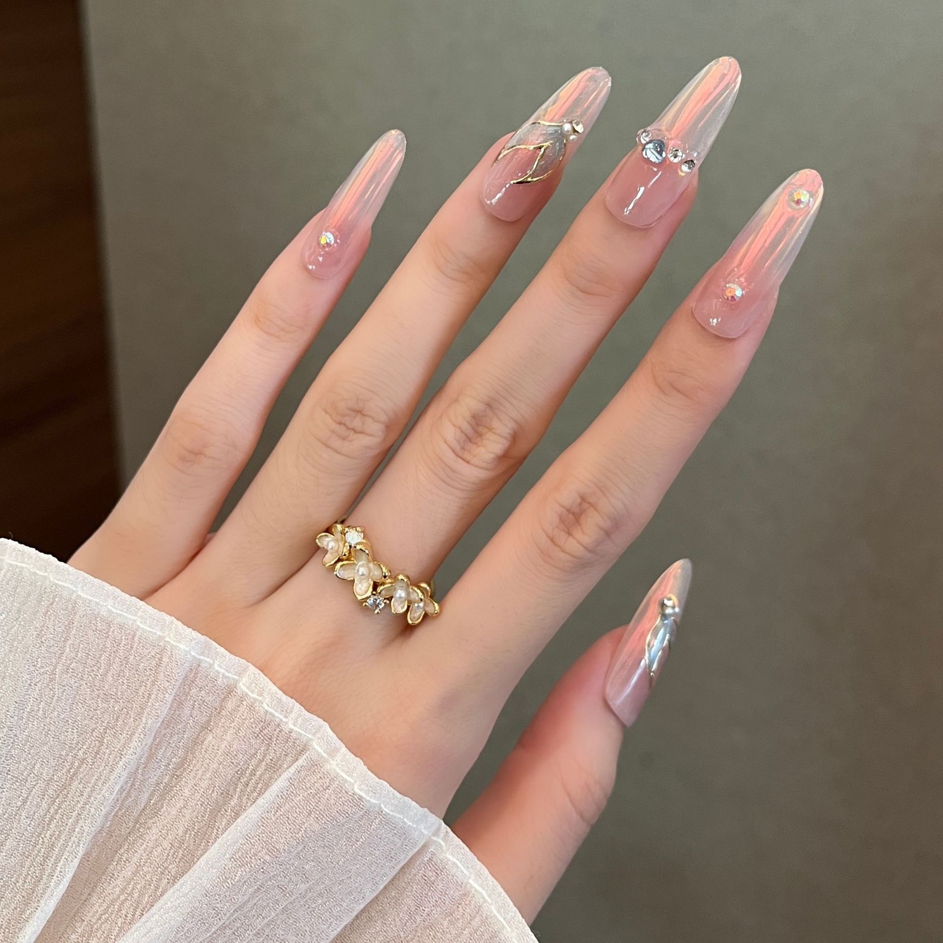 Manual pura sirena de mermaid usa piezas de uñas elípticas 2026 nuevo estilo de alta sensación de invierno y otoño uñas falsas