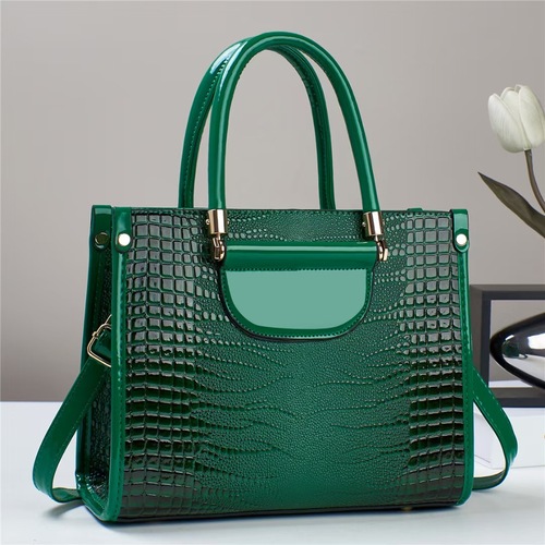 Elegant Minimalist Handbag with High-Quality Texture, Women's 2024 New Casual Versatile Shoulder Crossbody Bag for Commuting