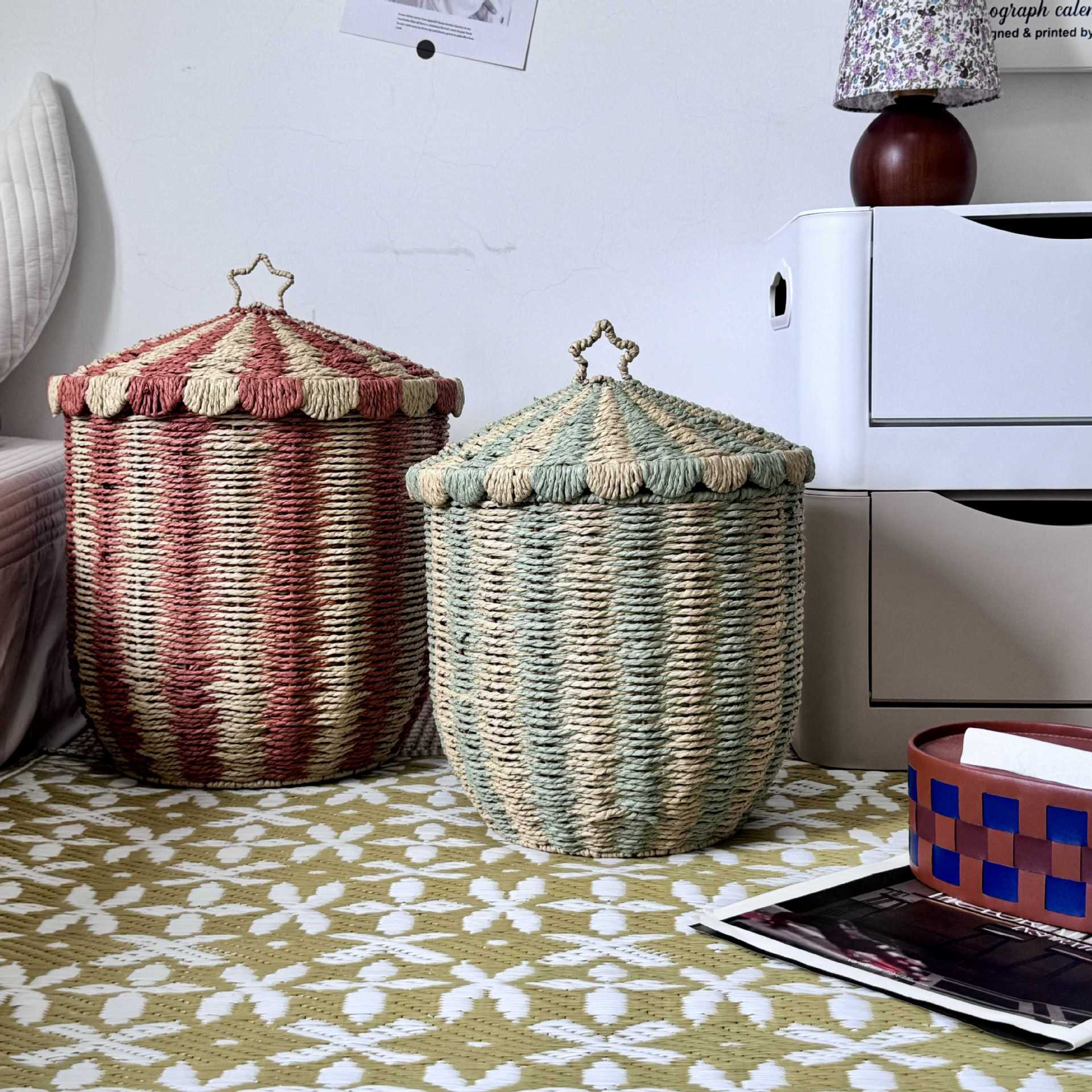 Cesta de almacenamiento de caña personalizada transfronteriza tejida a mano con cubierta de tela de tela sucia cesta de juguetes domésticos caja de almacenamiento de acabado de ropa