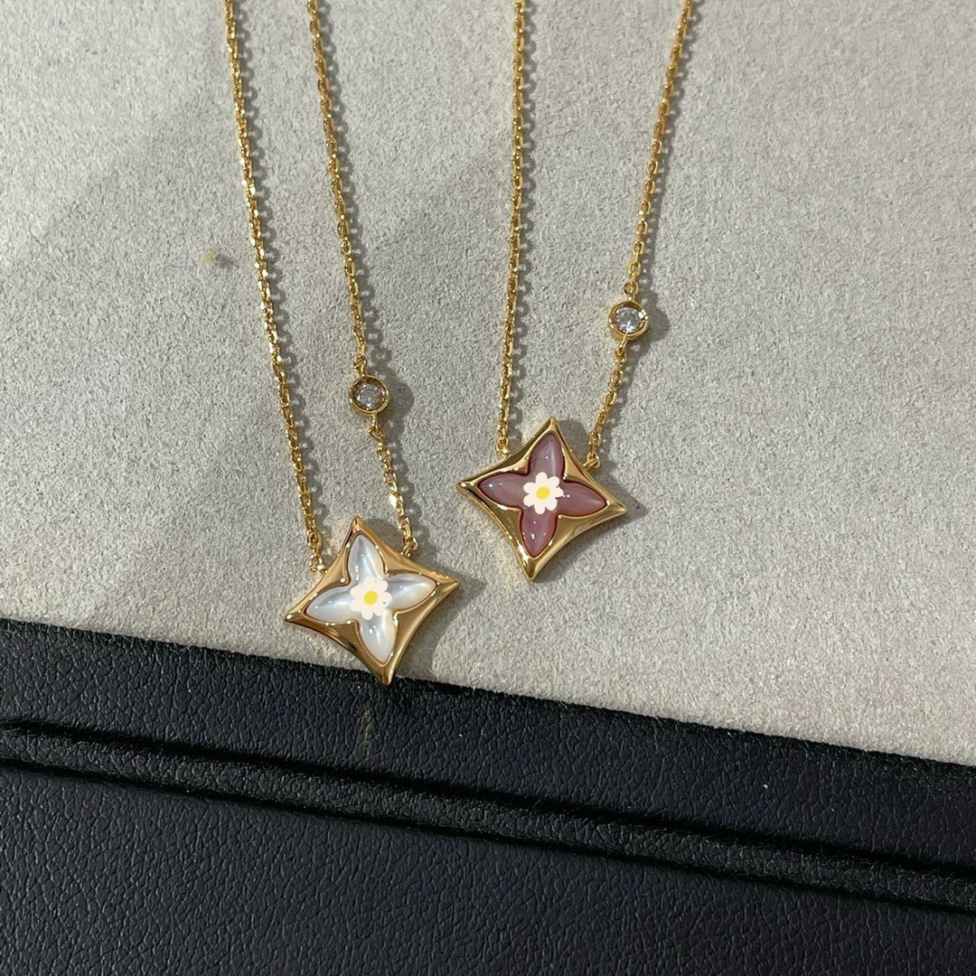 High-End Version L Brand Diamond-Shaped Floral Round Pendant Necklace for Women, Single Flower Inlaid with Diamonds, Monogram Clavicle Chain, White Shell and Pink Shell Pendant