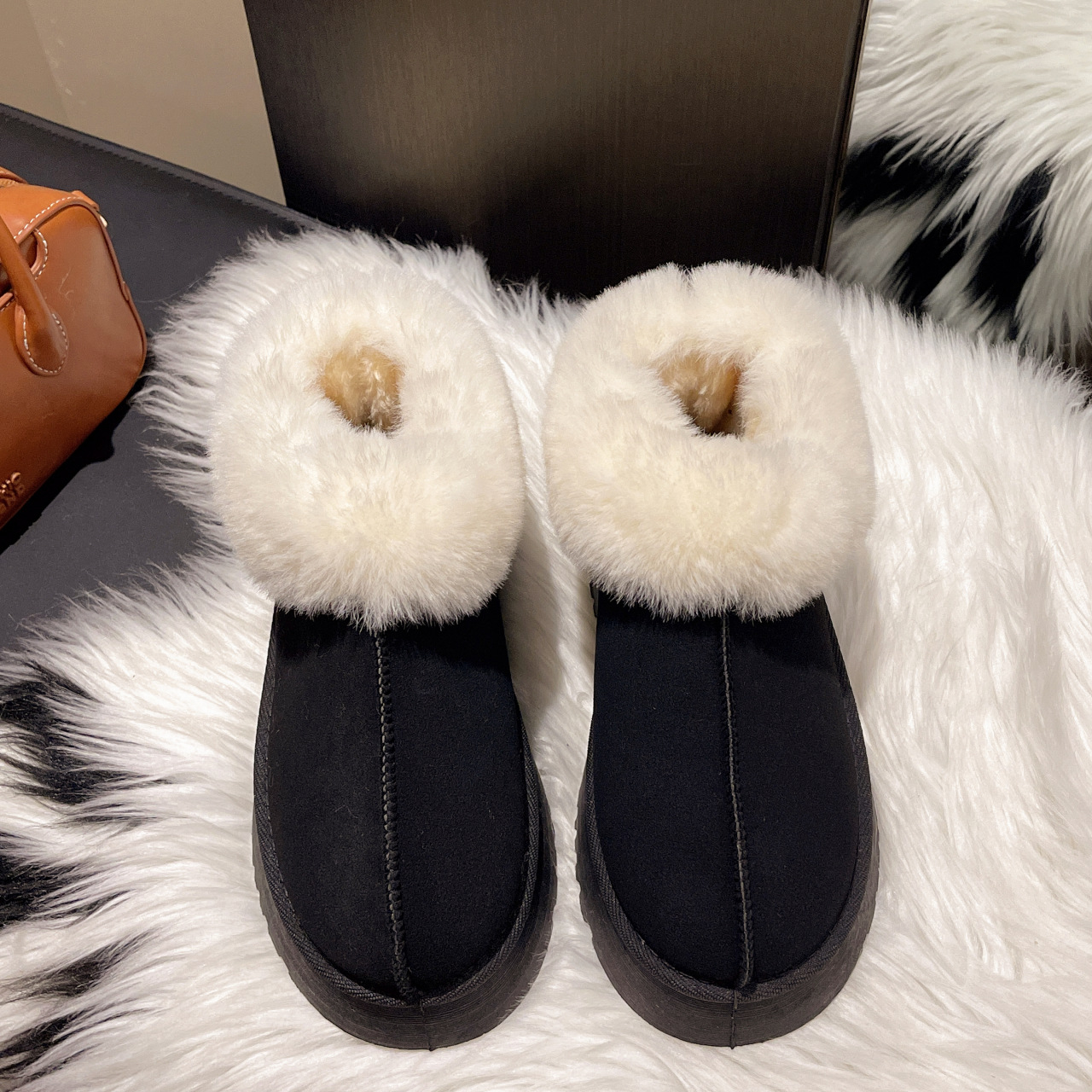 Snow boots women's new winter thick soles short cylinder thick slip-on lazy light cotton shoes_voghion.com