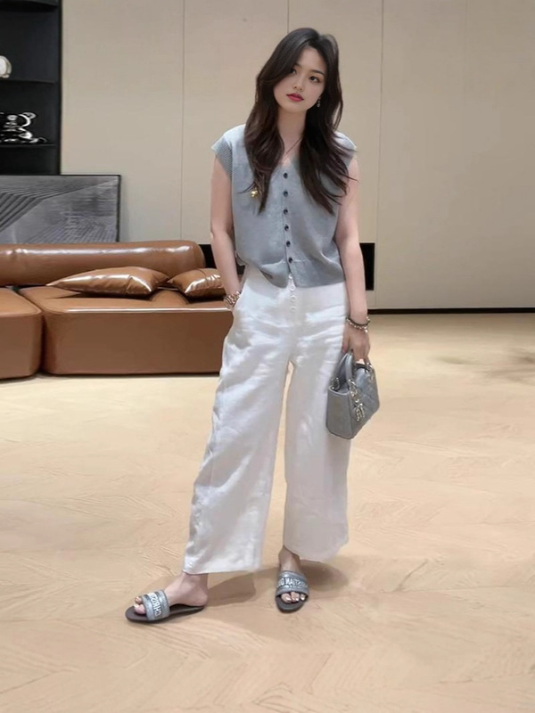简约纯色单排扣V领针织衫短袖女2025新款夏季气质百搭设计感上衣|undefined