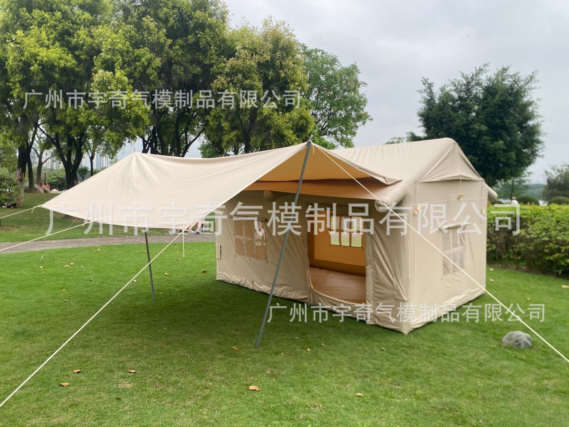 Outdoor Camping Inflatable Tent, No Need to Build, Multi-Person Hotel Portable Outdoor Warm and Rainproof Travel Inflatable Tent