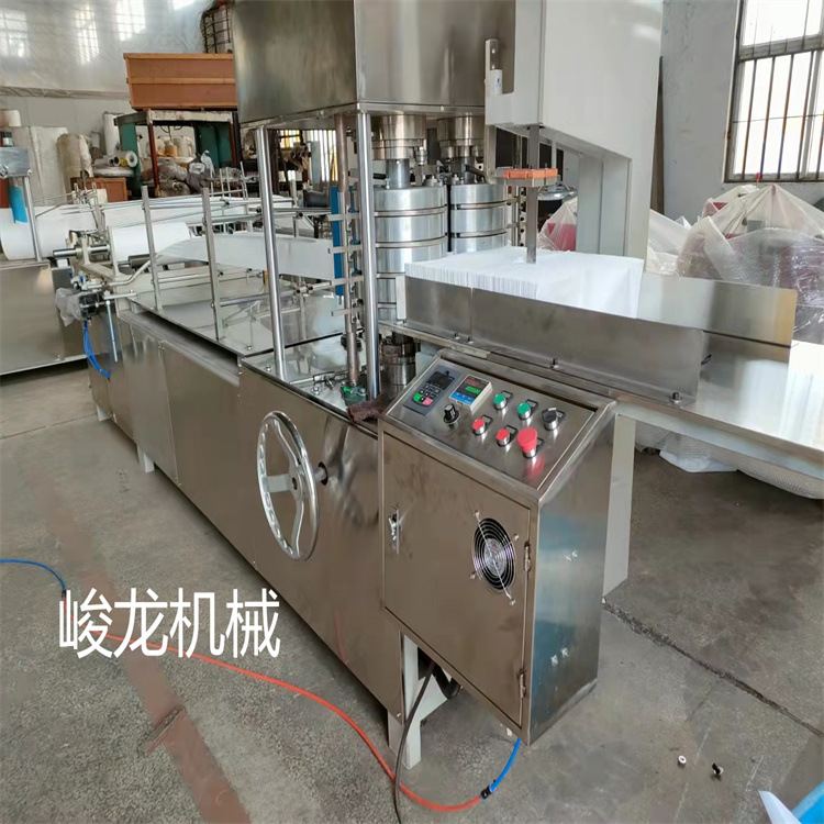 1电子擦拭布折叠机，无纺布一次性洗脸巾机器设备全自动折叠机