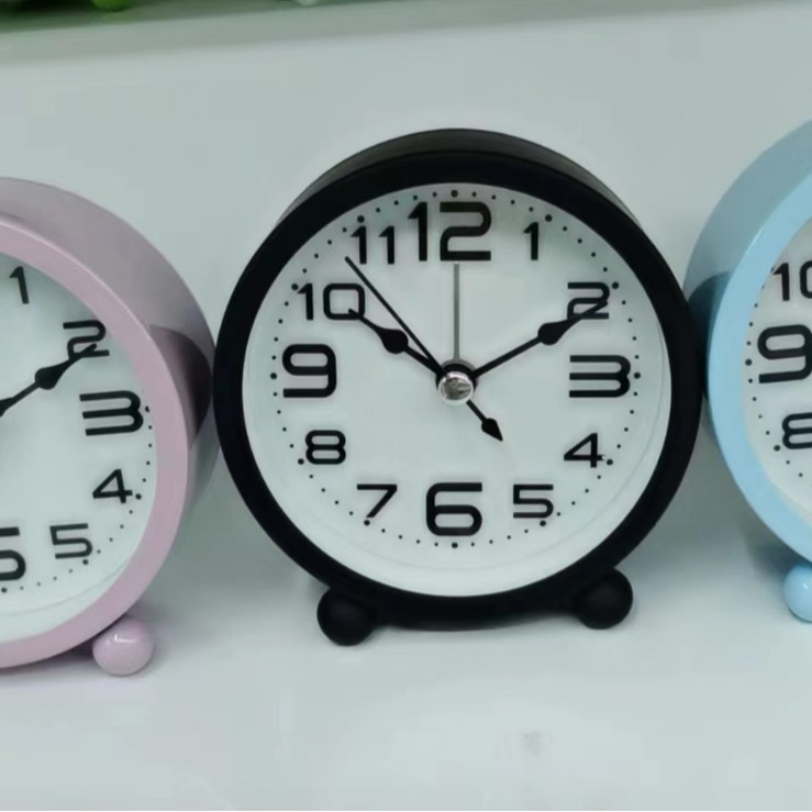 Suministro directo de fábrica estudiante niños pequeño reloj de alarma de 3 pulgadas de metal reloj redondo lindo Reloj portátil digital de dibujos animados