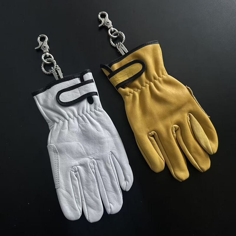 Ainworth Pendant Keychain Cleanfit Outfit Waist Accessory Original Vintage Trendy Gloves