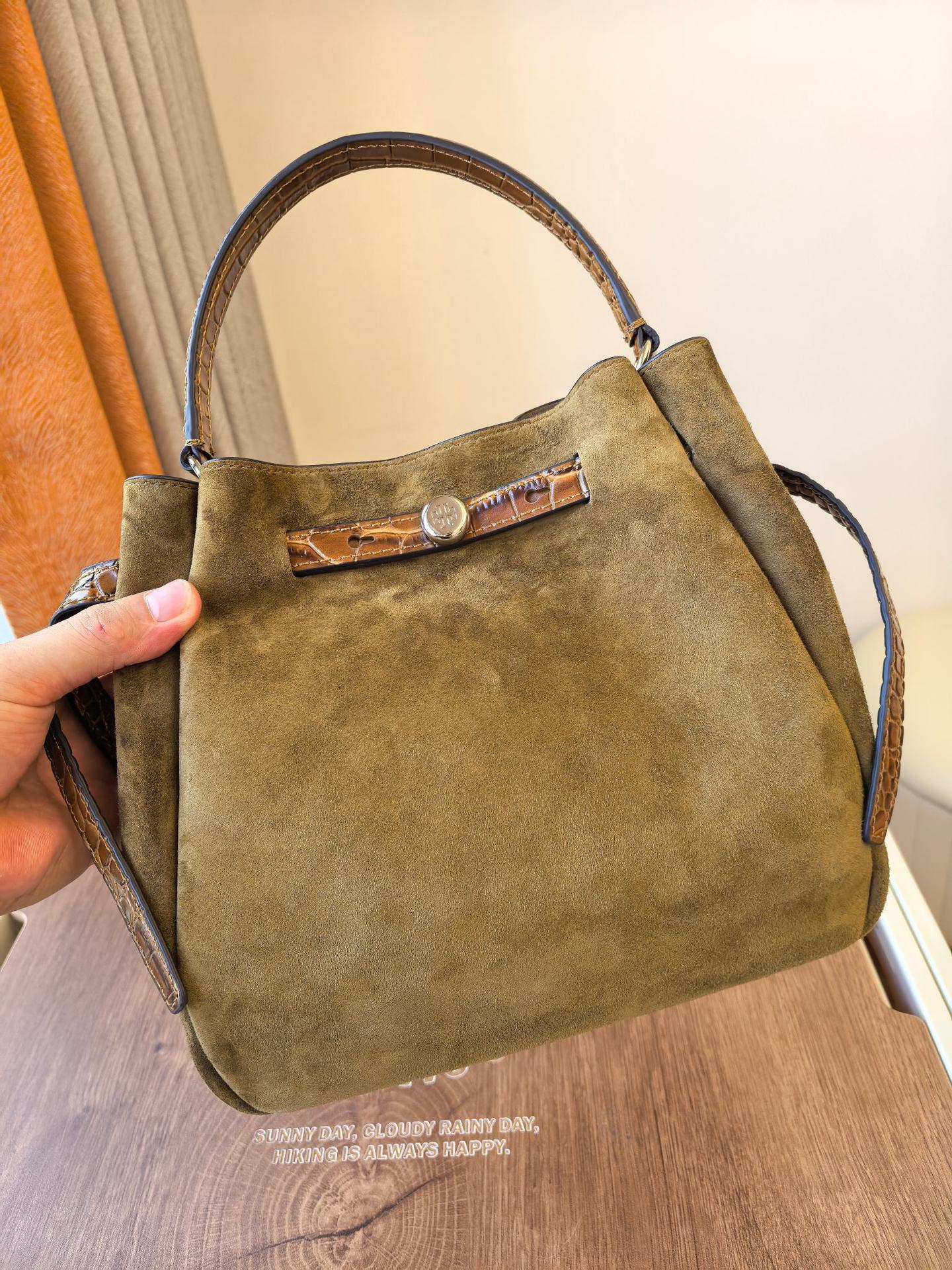 2025Tb Factory Wholesale New Cowhide Single Shoulder Crossbody Bucket Fashion Trendy Casual Foreign Trade Women's Bag