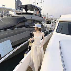 浪漫白月光蕾丝露背绑带纯色无袖连衣裙女装2026新款海边度假长裙
