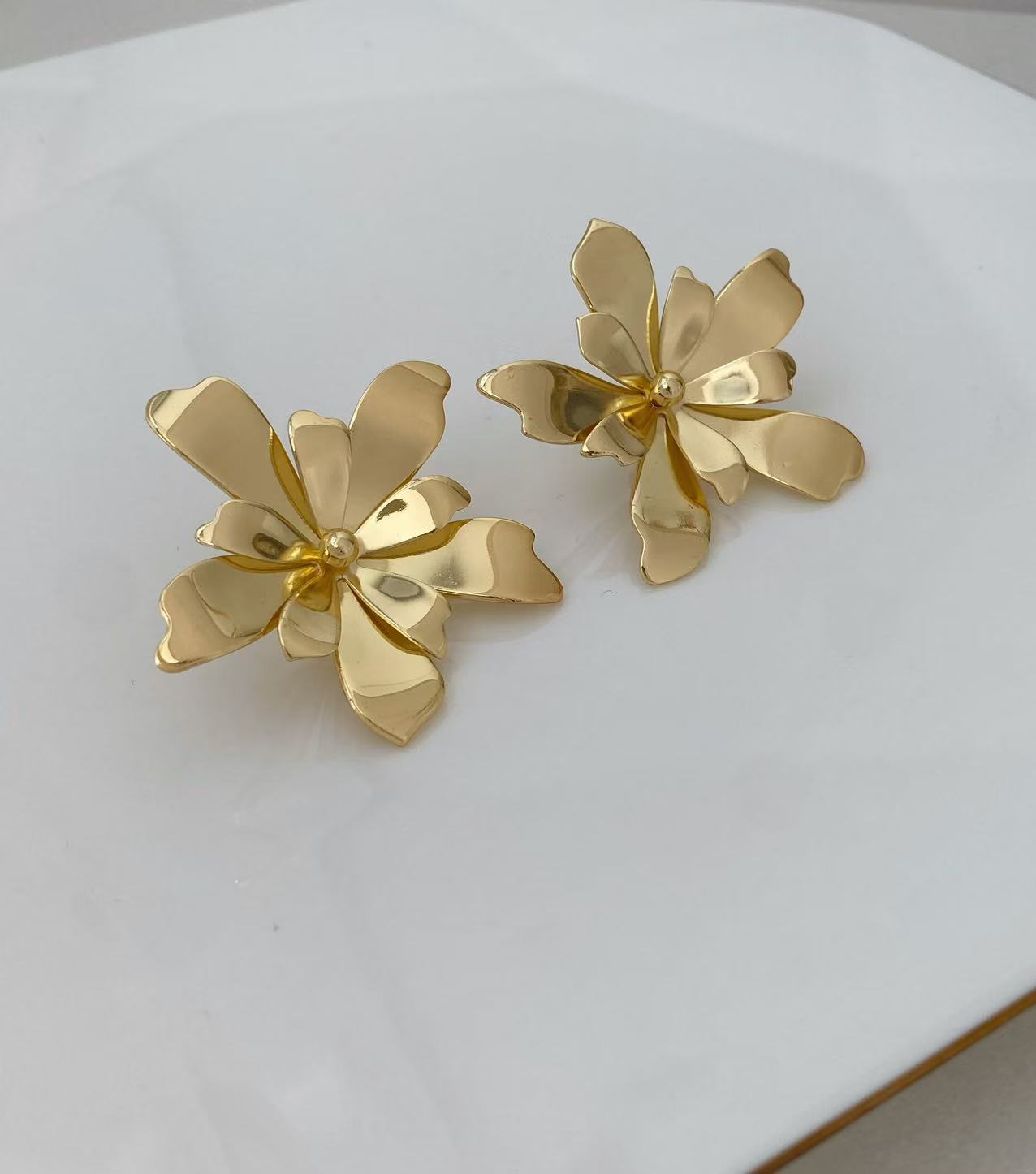 Copper Material Flower Pattern 1 Pair Exaggerated Flower Plating Copper 18K Gold Plated Ear Studs