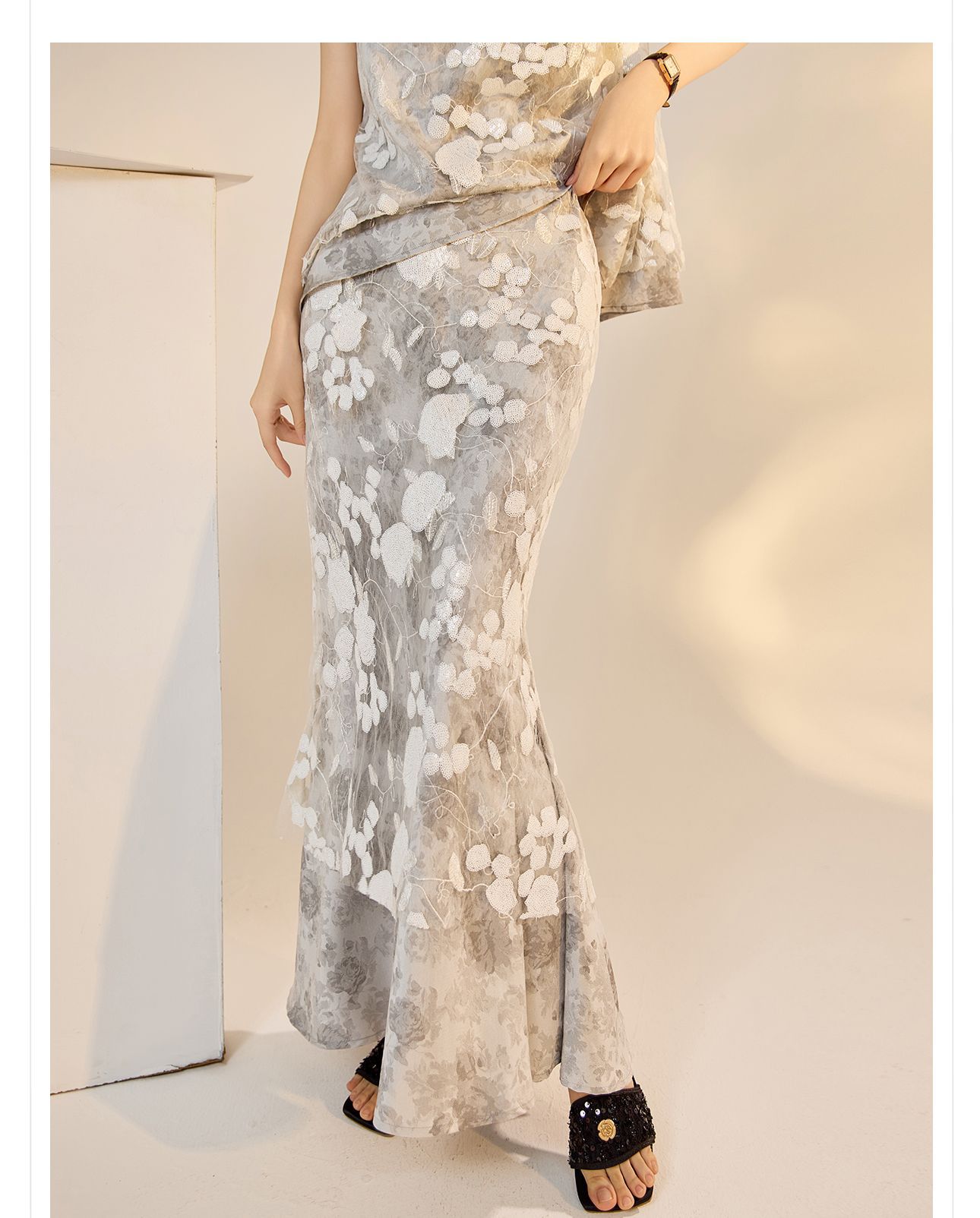 Bộ vest nữ phong cách Trung Quốc mới mùa hè 2026, thêu sequin, chân váy ngắn và áo vest — Chân váy màu trắng be, Chân váy đen cao cấp, Gilê đen cao cấp, Gi lê màu trắng be chi tiết 13