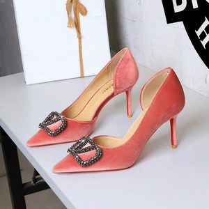 9269-AK202 French style elegant socialite high-end feeling Xishi velvet rhinestone V-button high-heeled slim heel red so