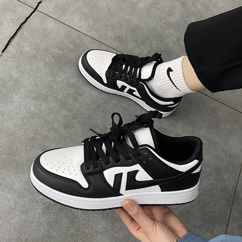 Black and white Panda internet celebrity sneakers, casual couple shoes, low-top breathable sports shoes for men, student and women's shoes, drop shipping