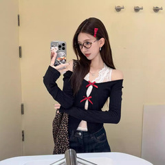 甘くて透かし彫りの蝶結びのtシャツの女性の早秋の新型の修身はやせているデザイン感が現れます。