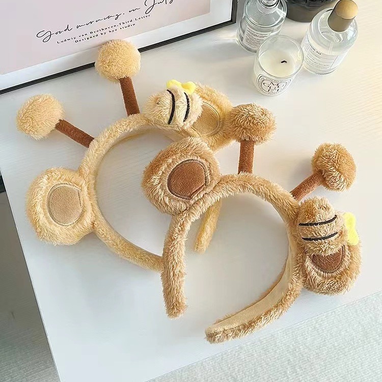 Cute pelúcia abeja cabello de dibujos animados cabello de dibujos animados pelúcia lavar la cara máscara de cabello gran descuento