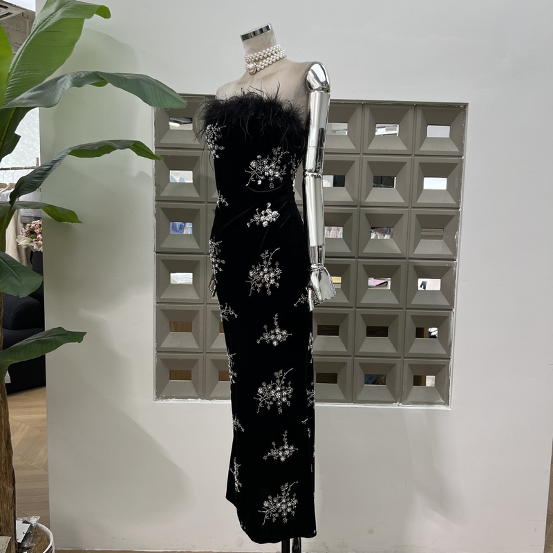 亚马逊知性淑女晚宴黑色羽毛重工刺绣抹胸连衣裙复古小众风露背|undefined