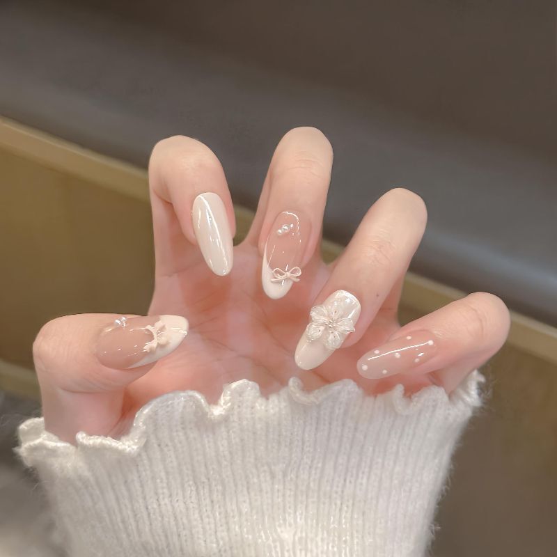 Gentle and Elegant Pearl White 3D Floral Handmade Wearable Nails That Enhance Complexion and Add to Wealth, Detachable Nail Stickers, Wearable Nail Pieces