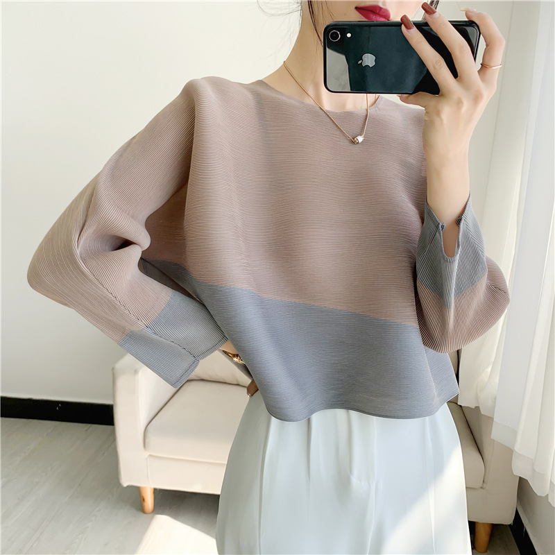 2022 Primavera y Otoño Nueva tapa plisada palillo de dientes de las mujeres a juego de color suelto urbano casual camiseta moda todo a juego