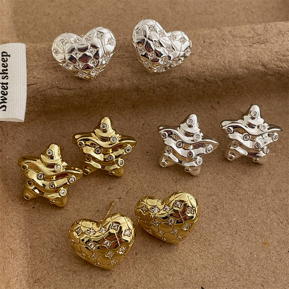 7g Weight Alloy Ear Needle Material Ear Studs Classification 1 Pair Quantity Date, Tea Party Occasion Alloy Material Star, Heart Shape Pattern All Seasons Season Women's Gender Plating Design Retro, Classic Style Style 1 Pair Retro Classic Style Star Heart Shape Plating Alloy Ear Studs 12