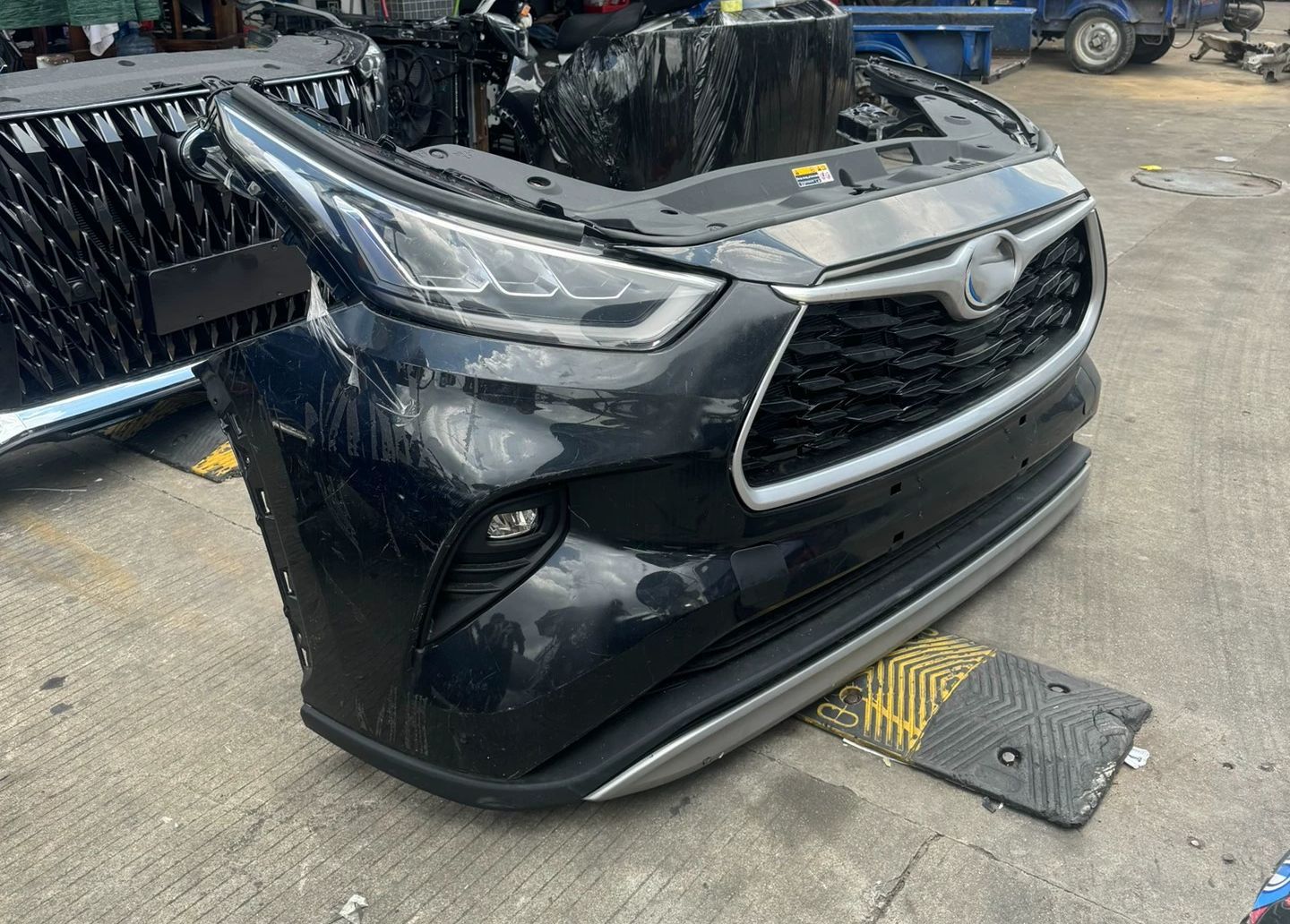 Suitable for Toyota Highlander XU70 front lip, front bumper, front nose cut, front bar