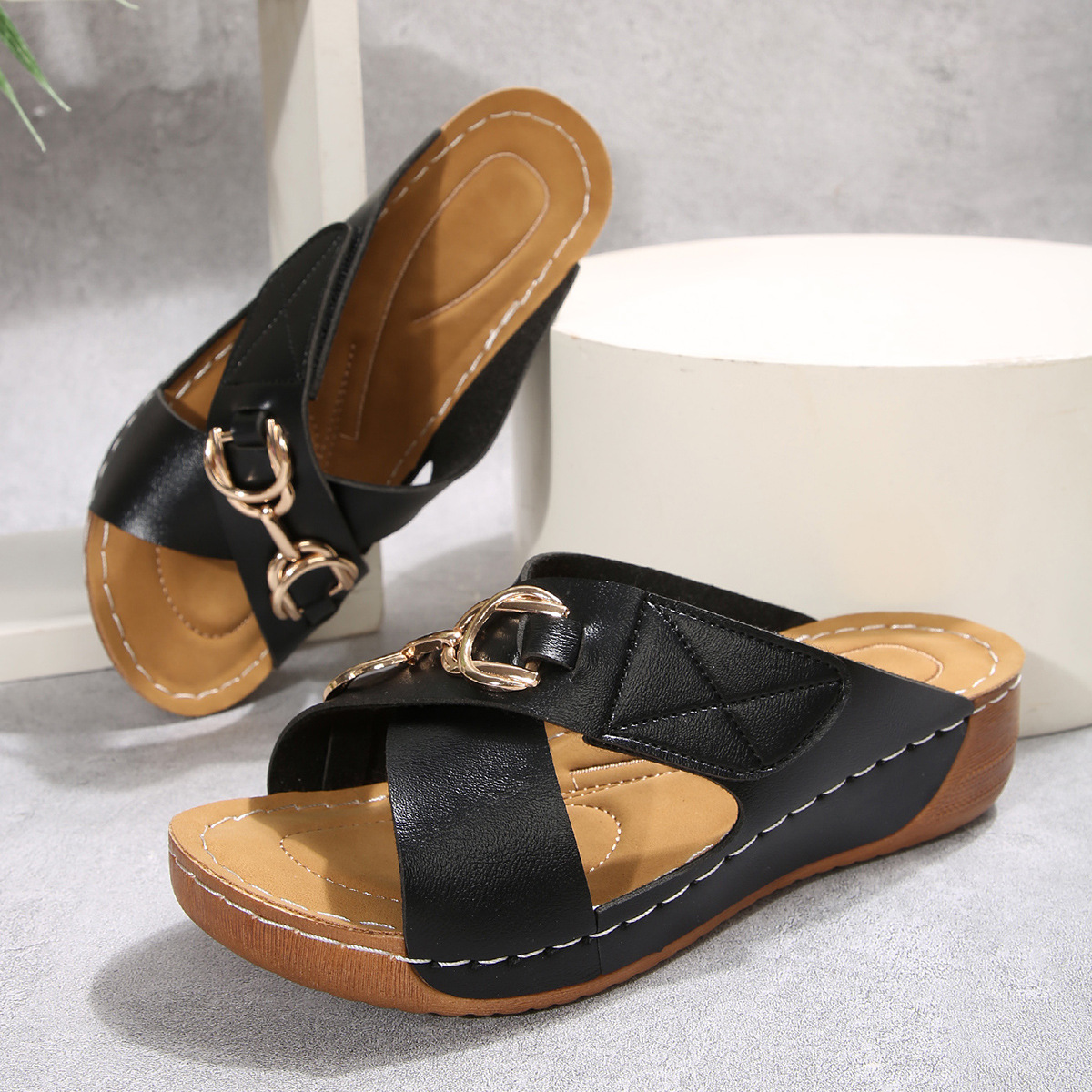 Women's Metal Chain Wedge Sandals Thick Soled Platform Sandals European American Style Plus Size New Spring_voghion.com